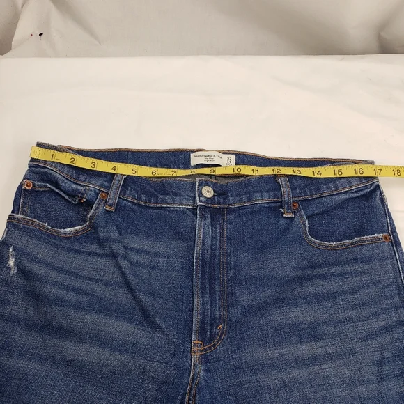 Abercrombie and Fitch The Mom High Rise Jeans Size 32 - Picture 7 of 7